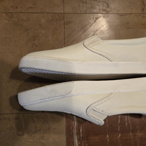 Lauren Ralph Lauren slip on shos sneakers in a women's size 7.5. EUC - Picture 8 of 14